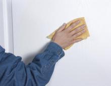 Ako opraviť vnútorné dvere vlastnými rukami Ako opraviť drevené dvere vlastnými rukami